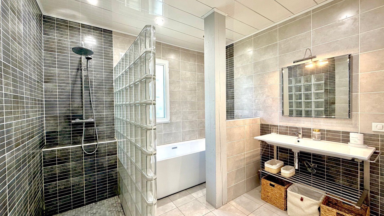Photo of Bathroom in Caveirac