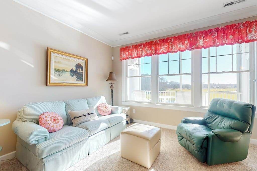 Photo of Livingroom in Bayside