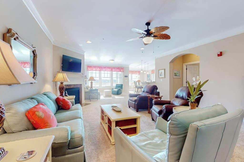 Photo of Livingroom in Bayside