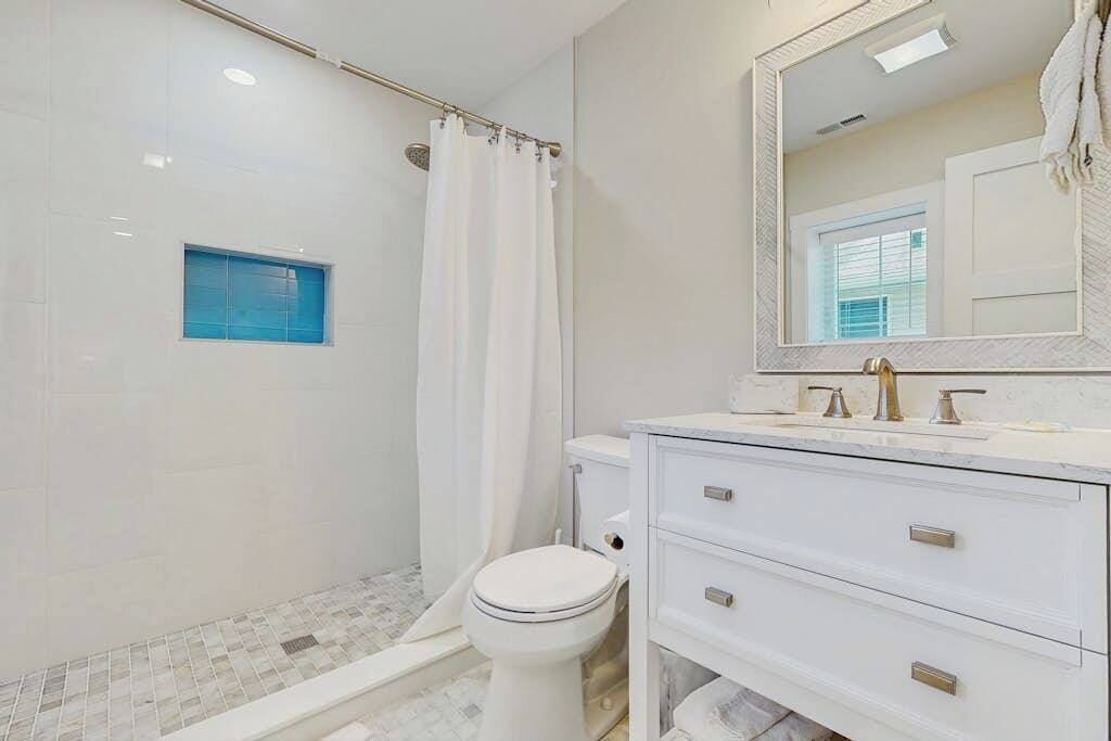 Photo of Bathroom in South Bethany Harbor
