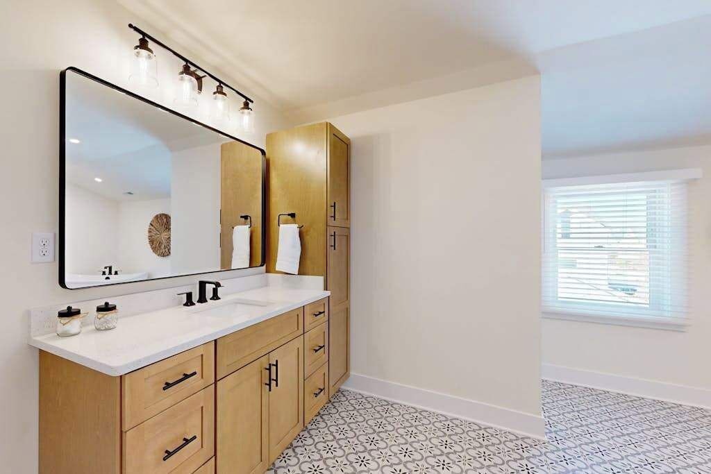 Photo of Bathroom in South Bethany Harbor
