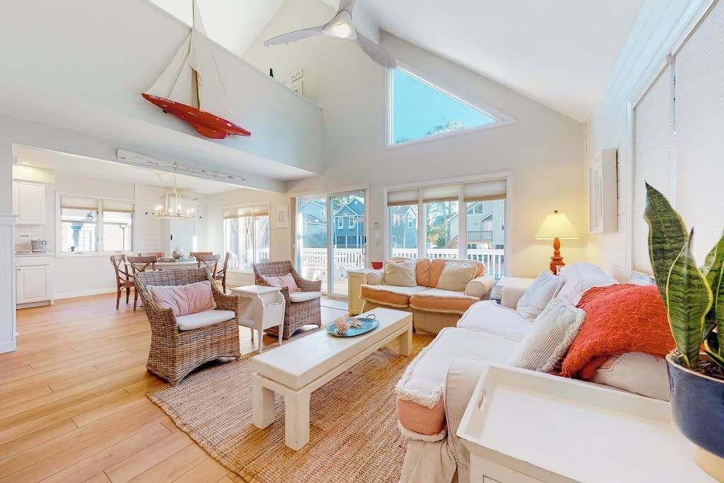 Photo of Livingroom in Sandpiper Pines