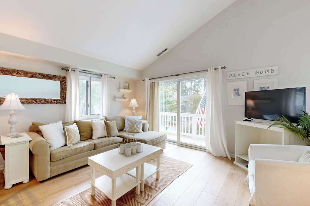 Photo of Livingroom in Sandpiper Pines