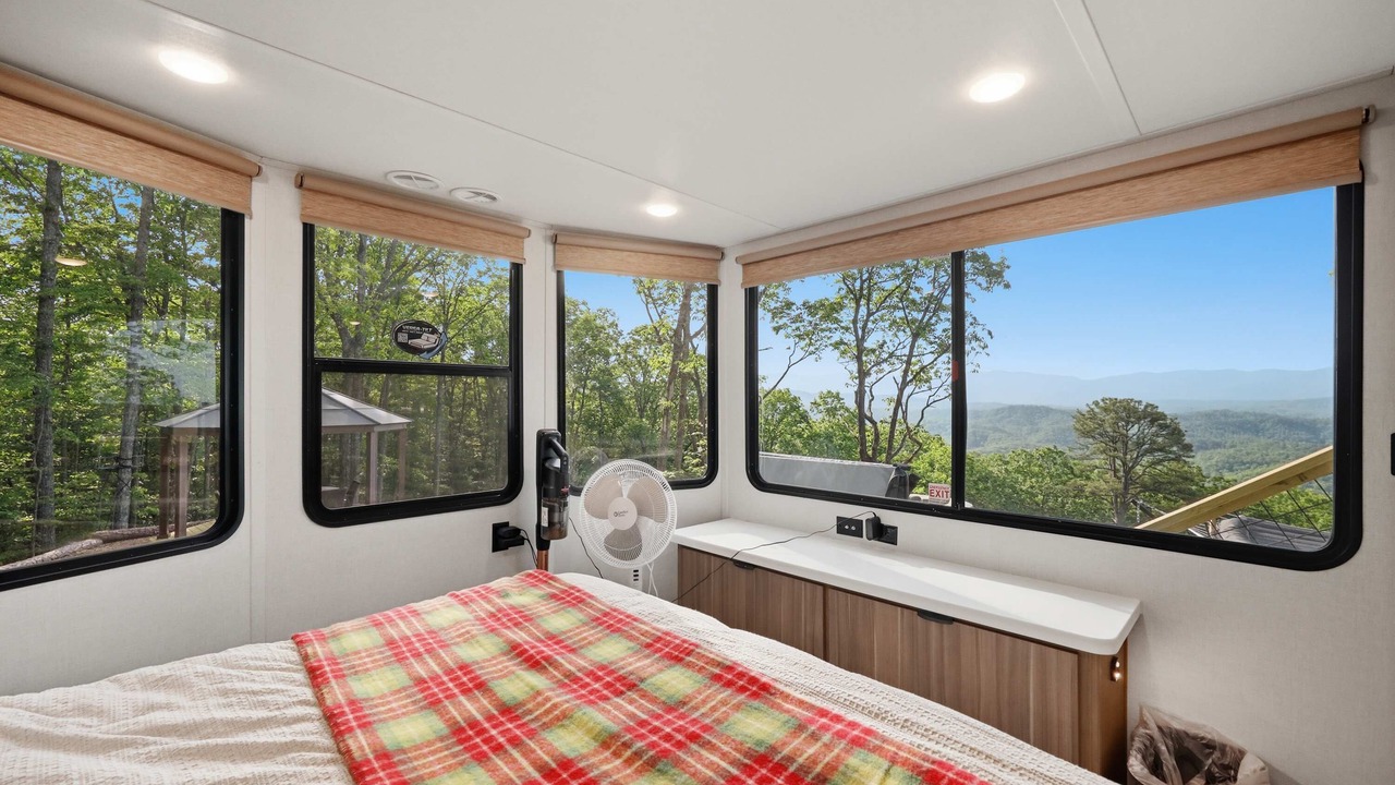 Photo of Livingroom in Tallassee