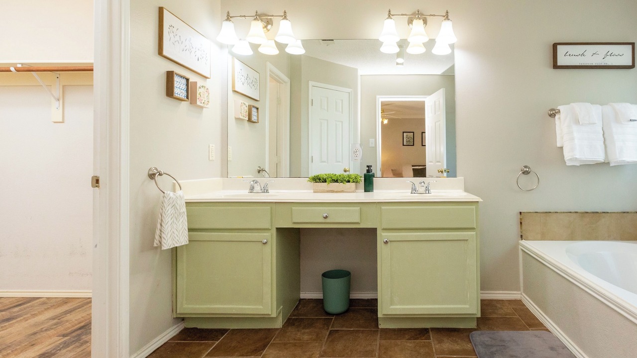 Photo of Bathroom in Fossil Creek