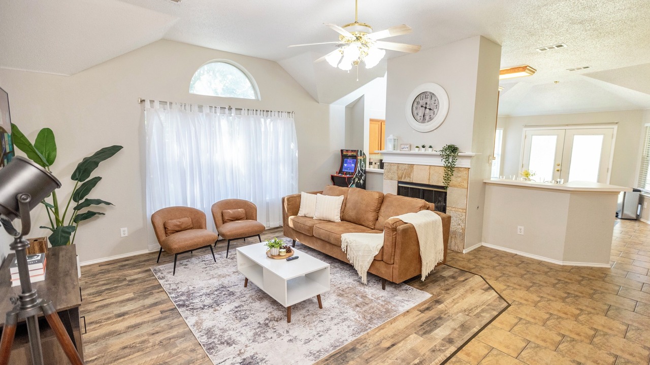 Photo of Livingroom in Fossil Creek