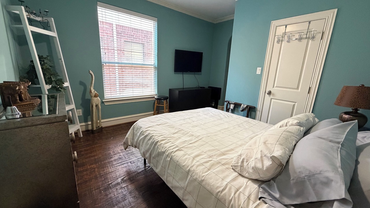 Photo of Bedroom in Oak Lawn