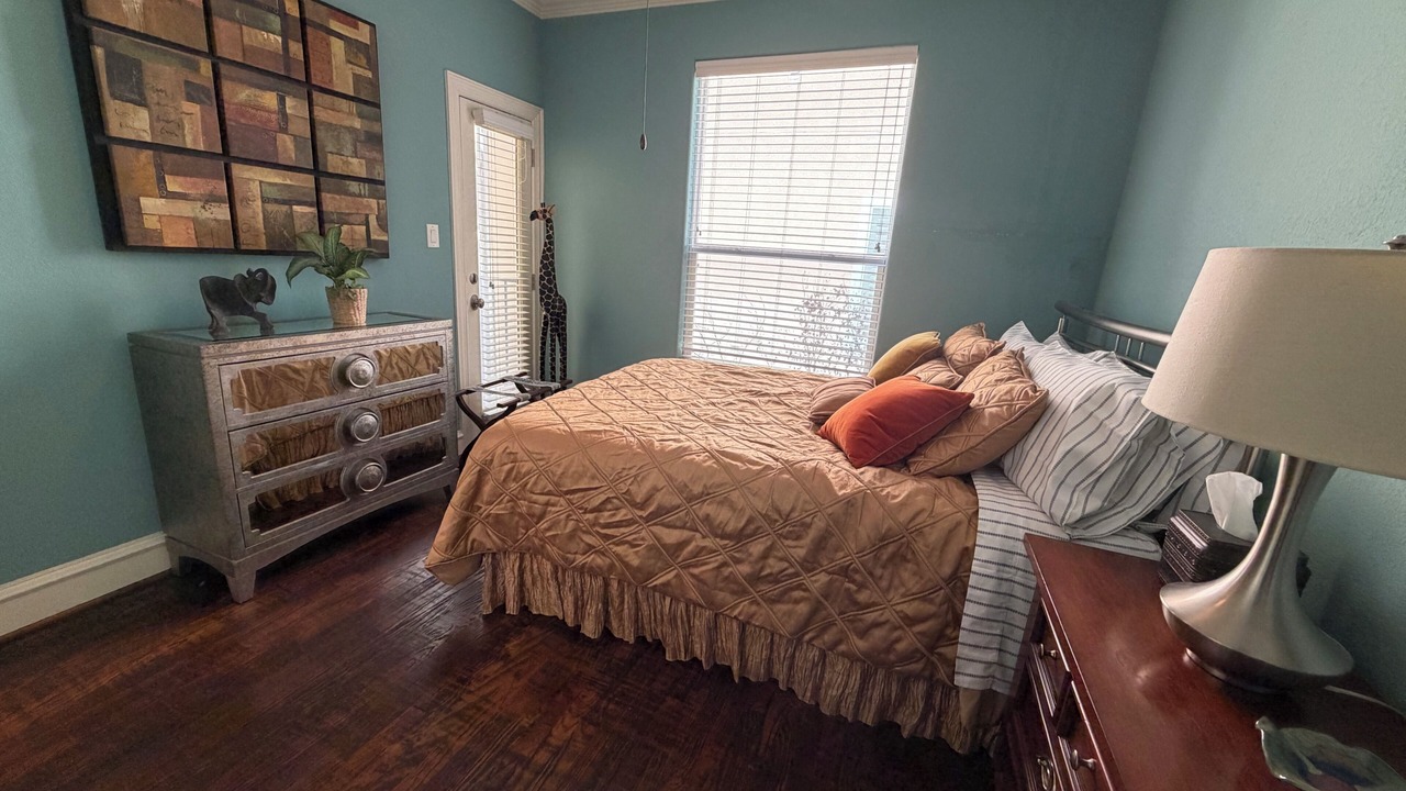 Photo of Bedroom in Oak Lawn