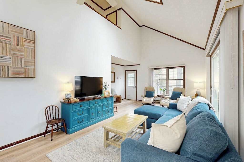 Photo of Livingroom in Sandpiper Pines