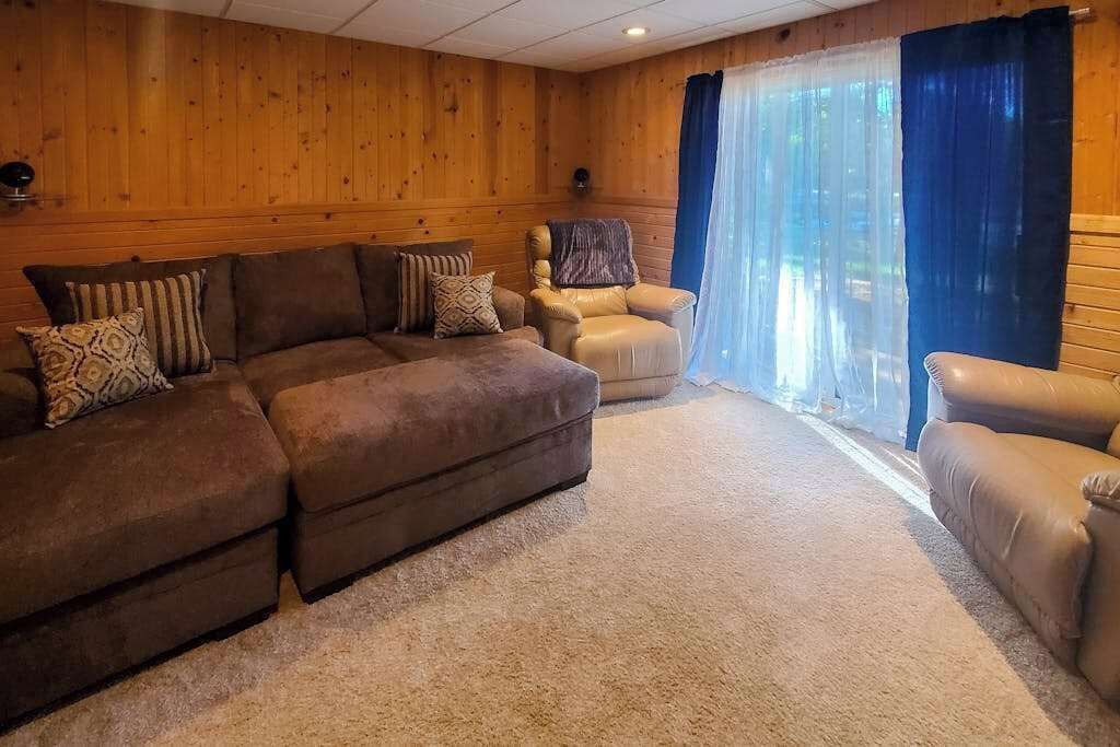 Photo of Livingroom in Arbor Vitae