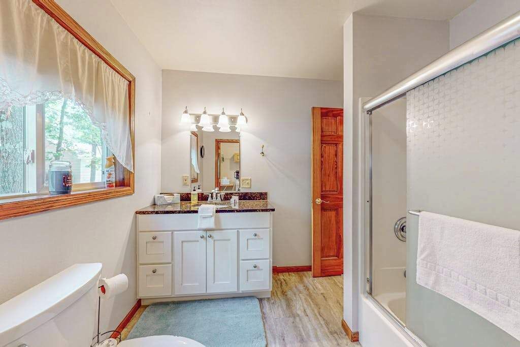 Photo of Bathroom in Arbor Vitae