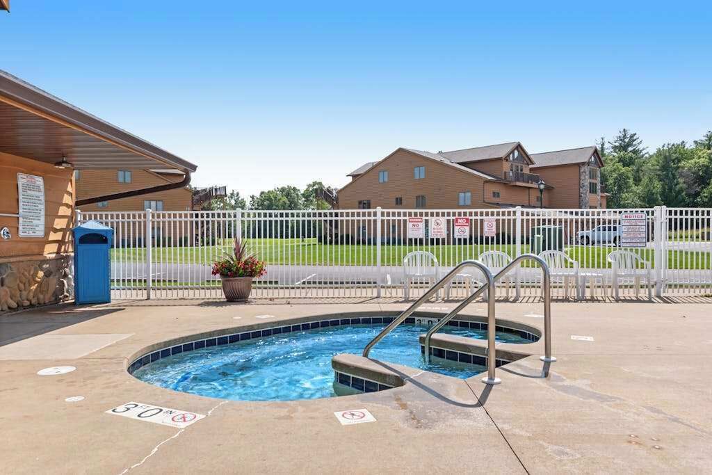 Photo of Outdoor in Dellwood