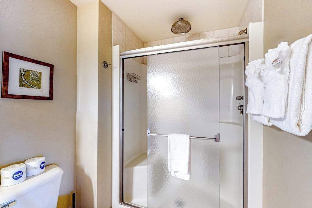 Photo of Bathroom in Dellwood