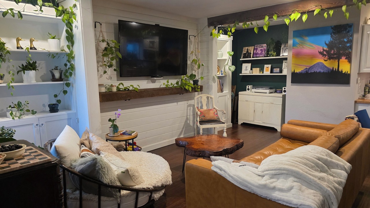 Photo of Livingroom in West Seattle Junction