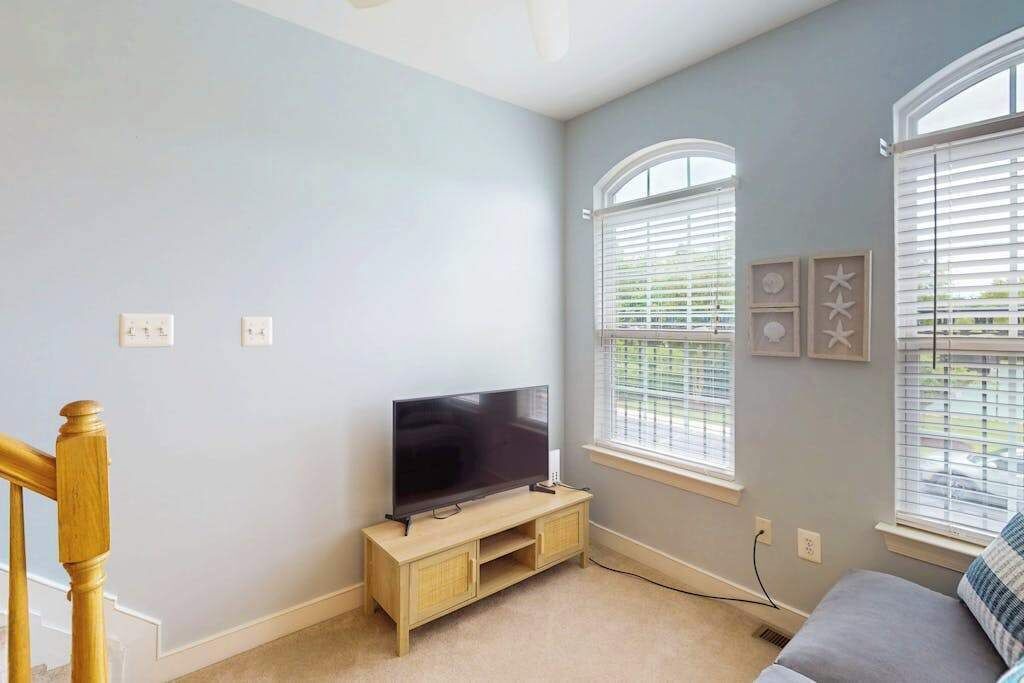 Photo of Livingroom in Villages of Five Points
