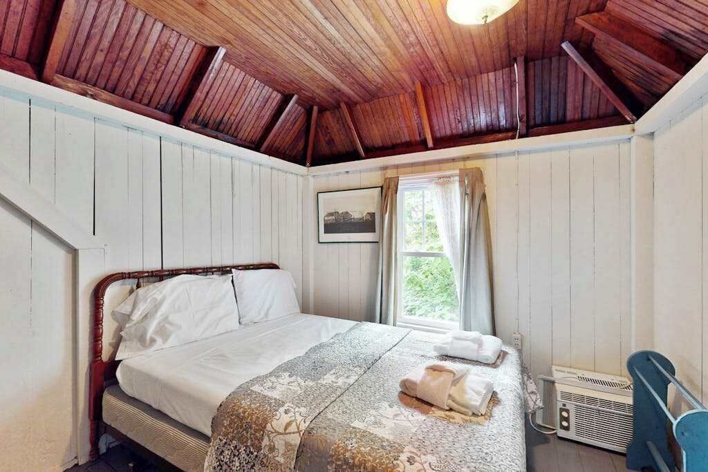 Photo of Bedroom in Oak Bluffs
