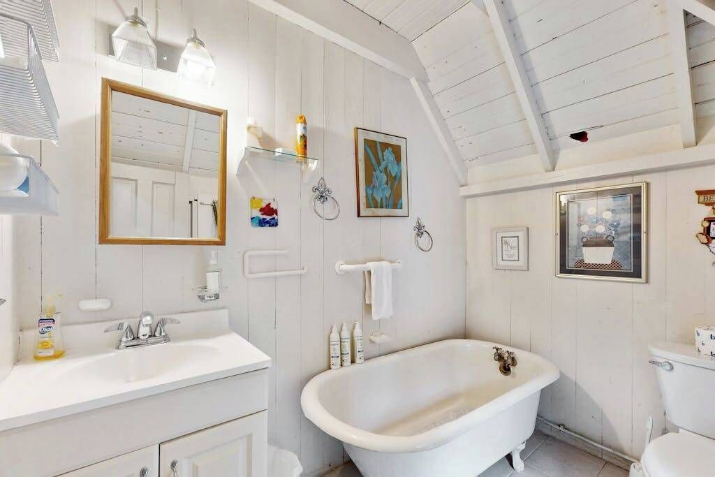Photo of Bathroom in Oak Bluffs