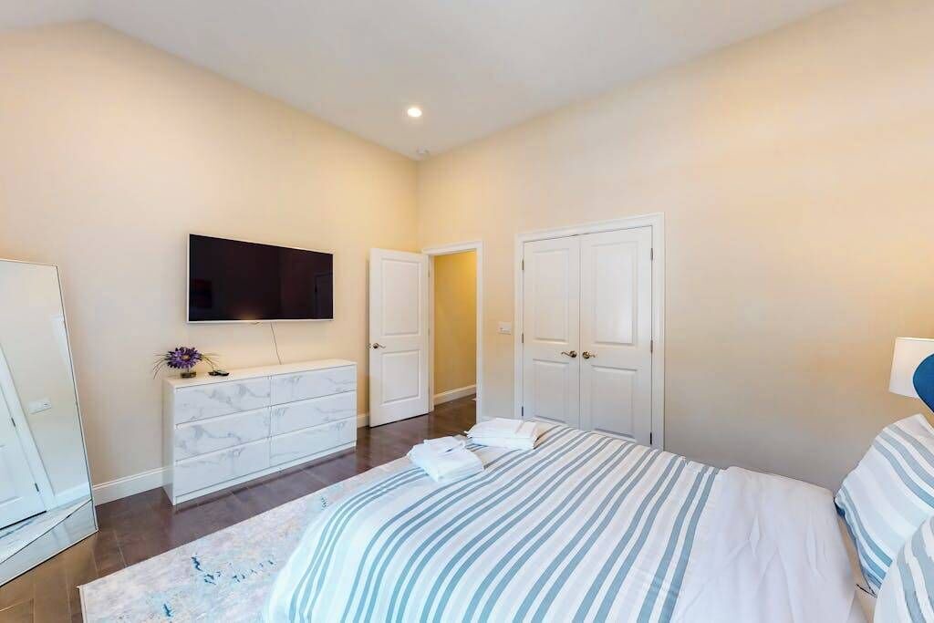Photo of Bedroom in Mashpee Neck