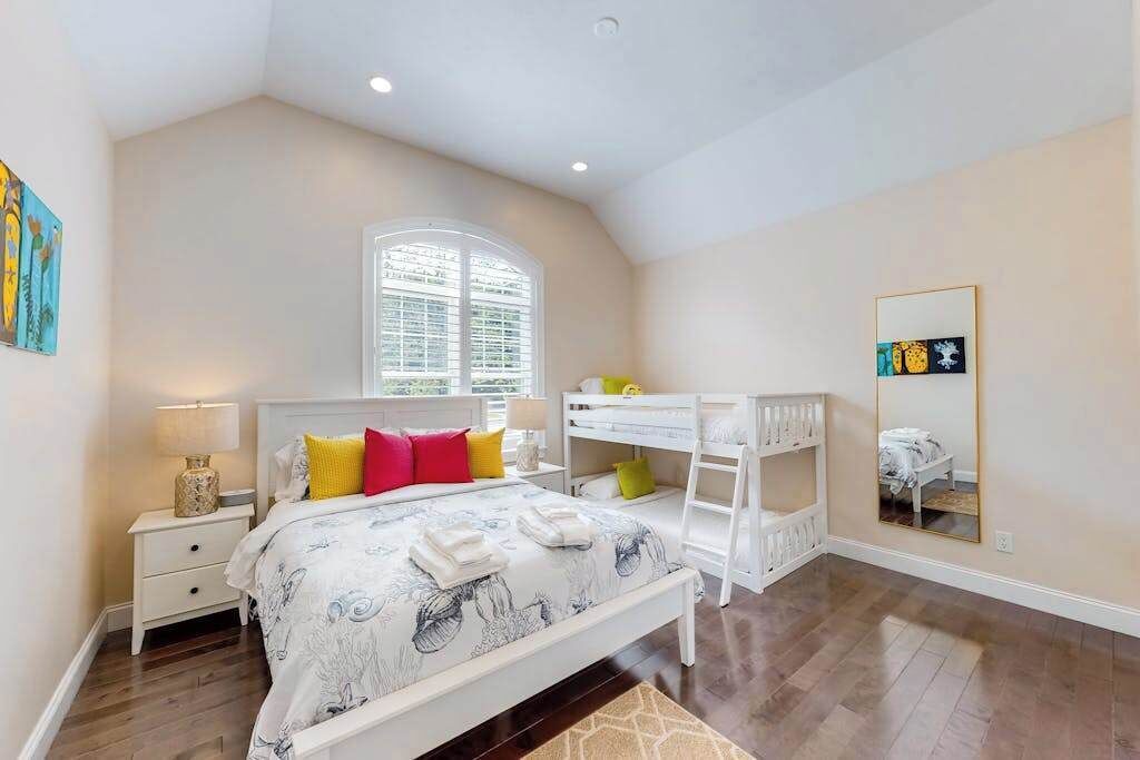 Photo of Bedroom in Mashpee Neck