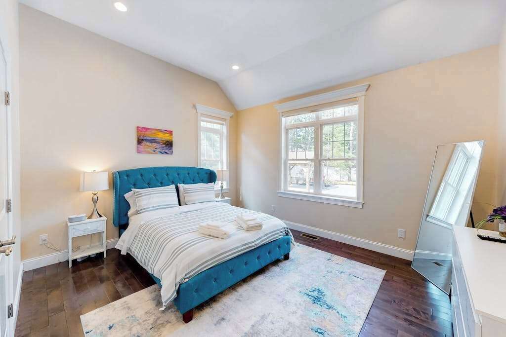 Photo of Bedroom in Mashpee Neck
