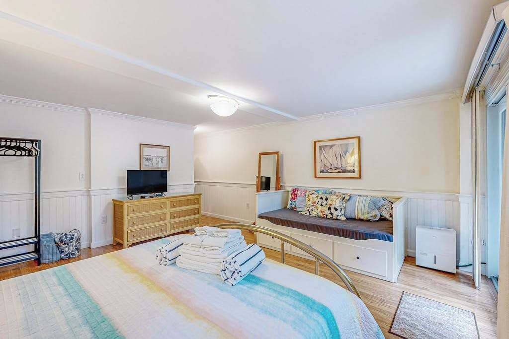 Photo of Bedroom in Centerville
