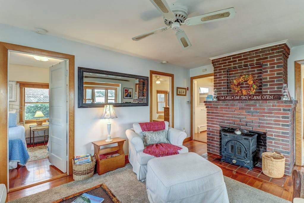 Photo of Livingroom in Falmouth Heights