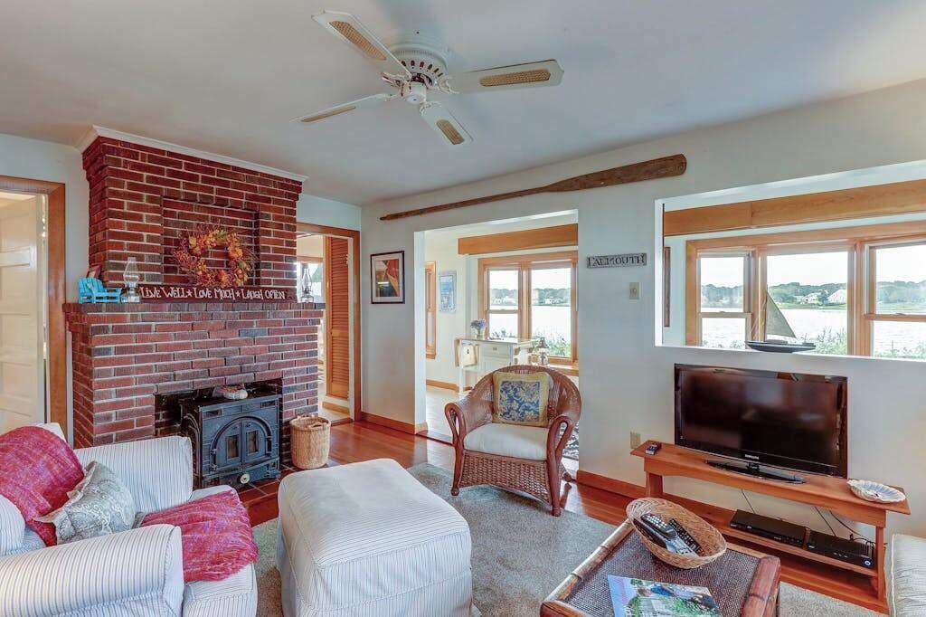Photo of Livingroom in Falmouth Heights