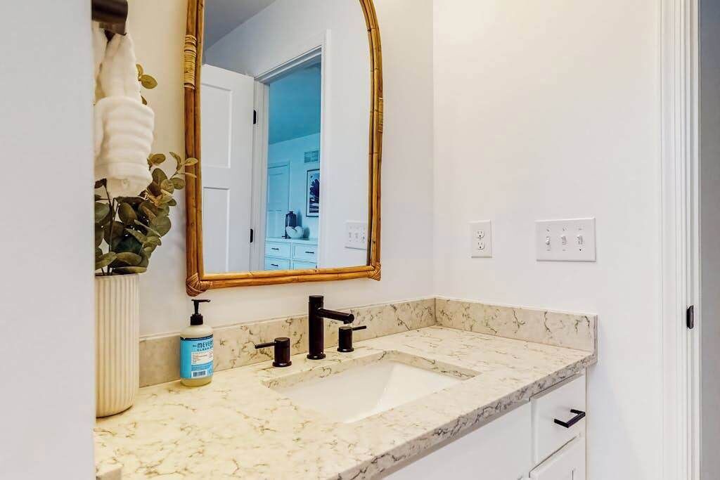 Photo of Bathroom in South Bethany Harbor