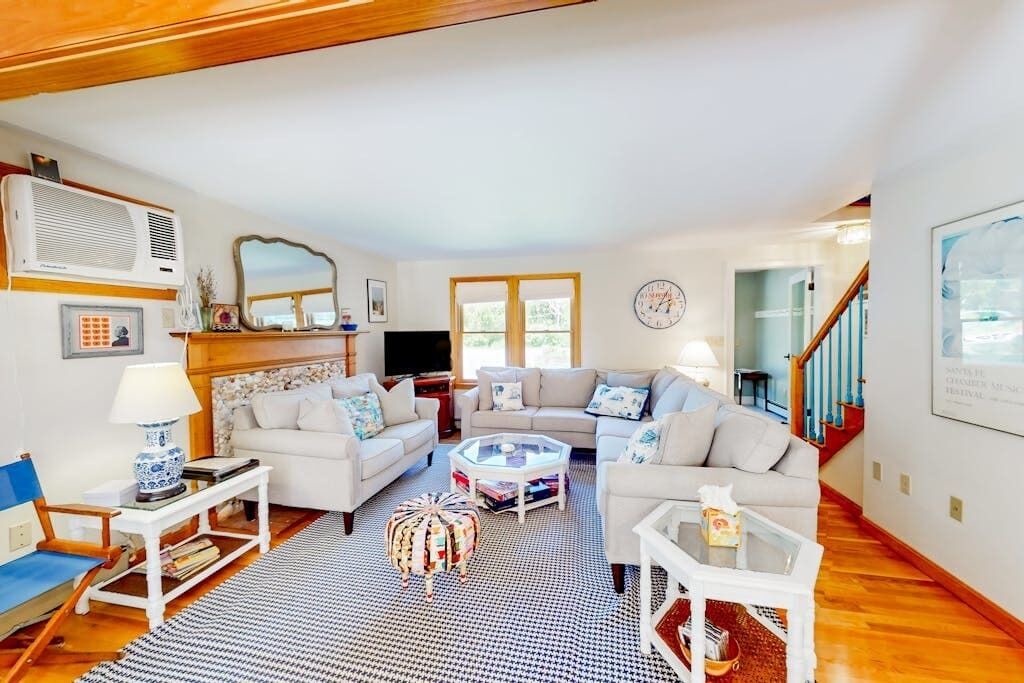 Photo of Livingroom in Eastham