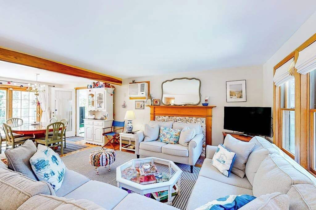 Photo of Livingroom in Eastham