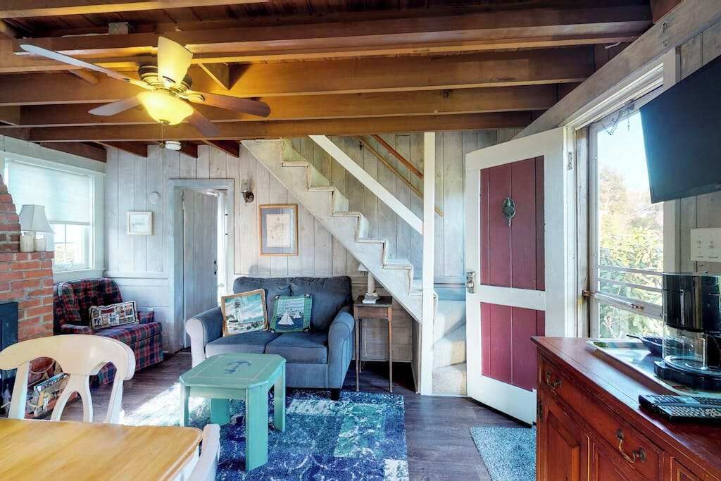 Photo of Livingroom in Barnstable
