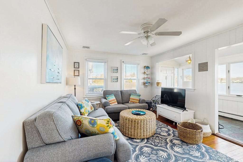 Photo of Livingroom in Falmouth Heights