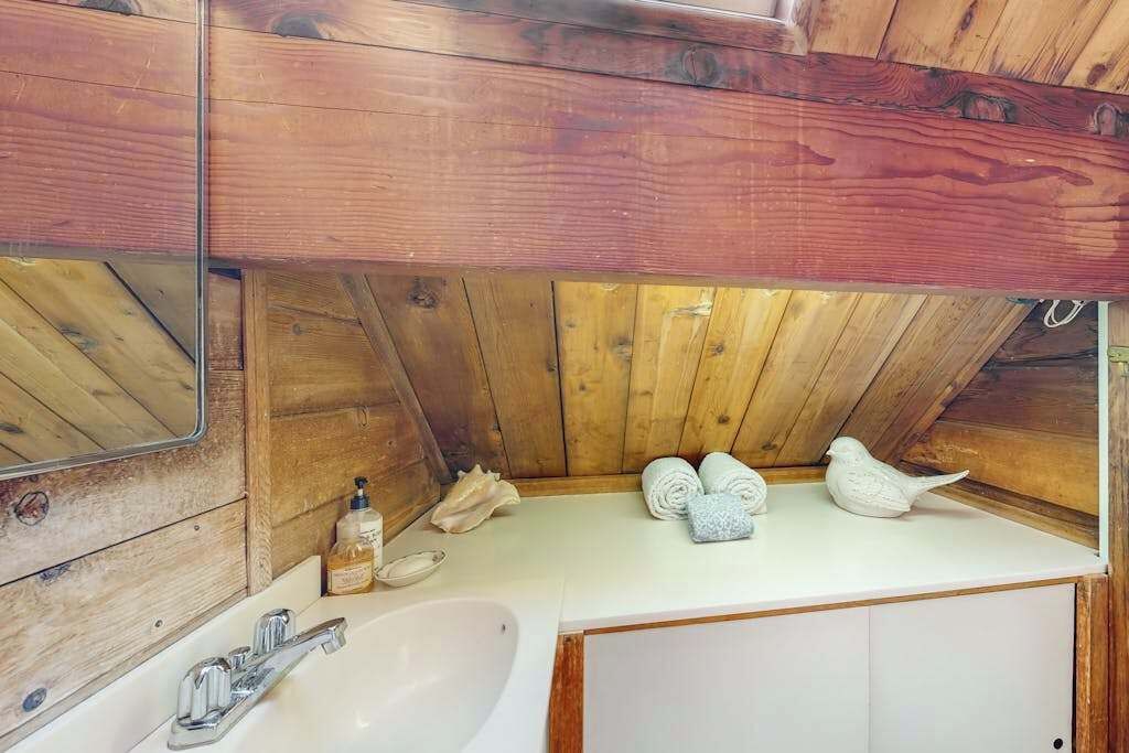 Photo of Bathroom in Aquinnah