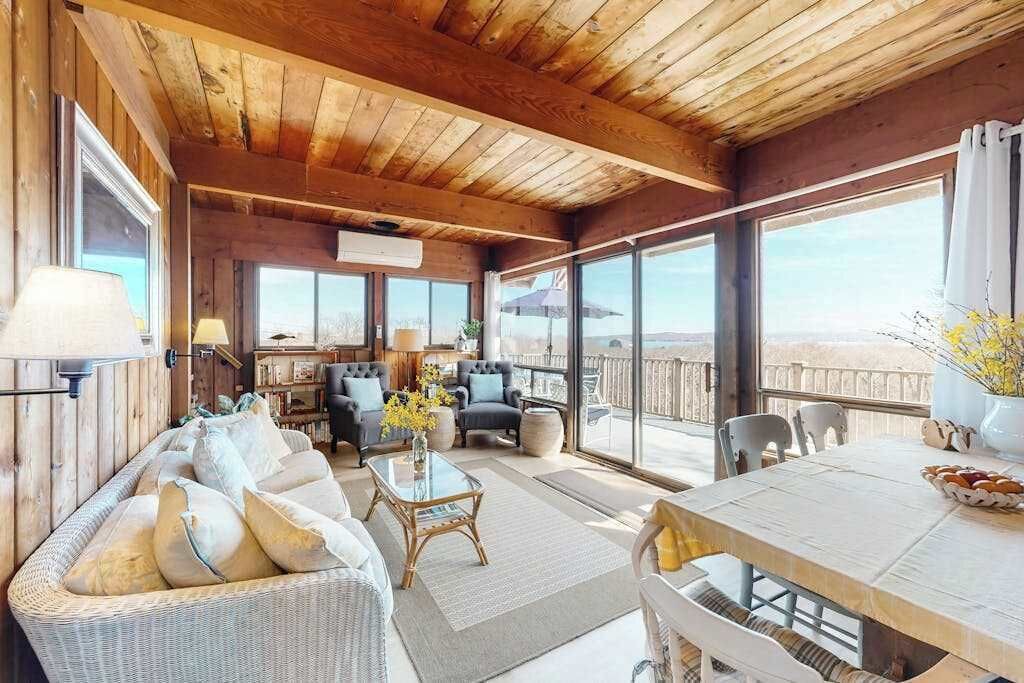 Photo of Livingroom in Aquinnah
