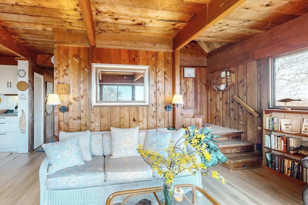 Photo of Livingroom in Aquinnah