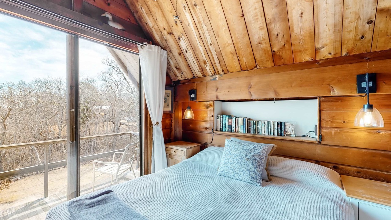 Photo of Bedroom in Aquinnah