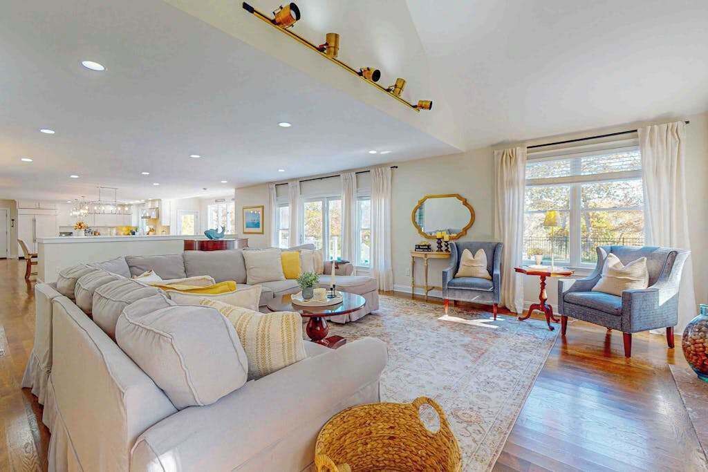 Photo of Livingroom in West Barnstable