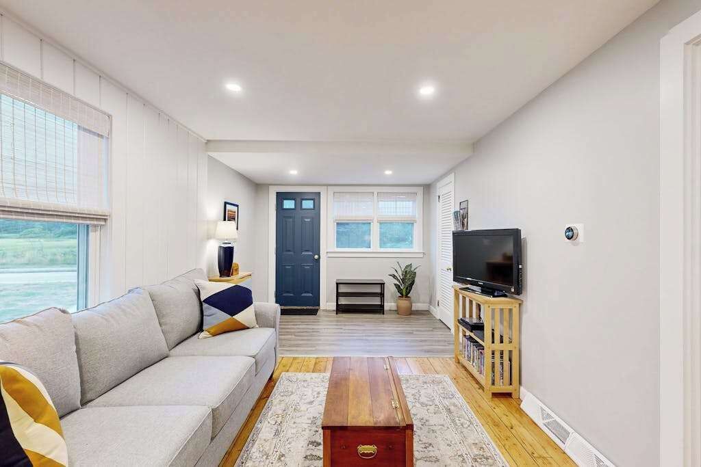 Photo of Livingroom in Barnstable