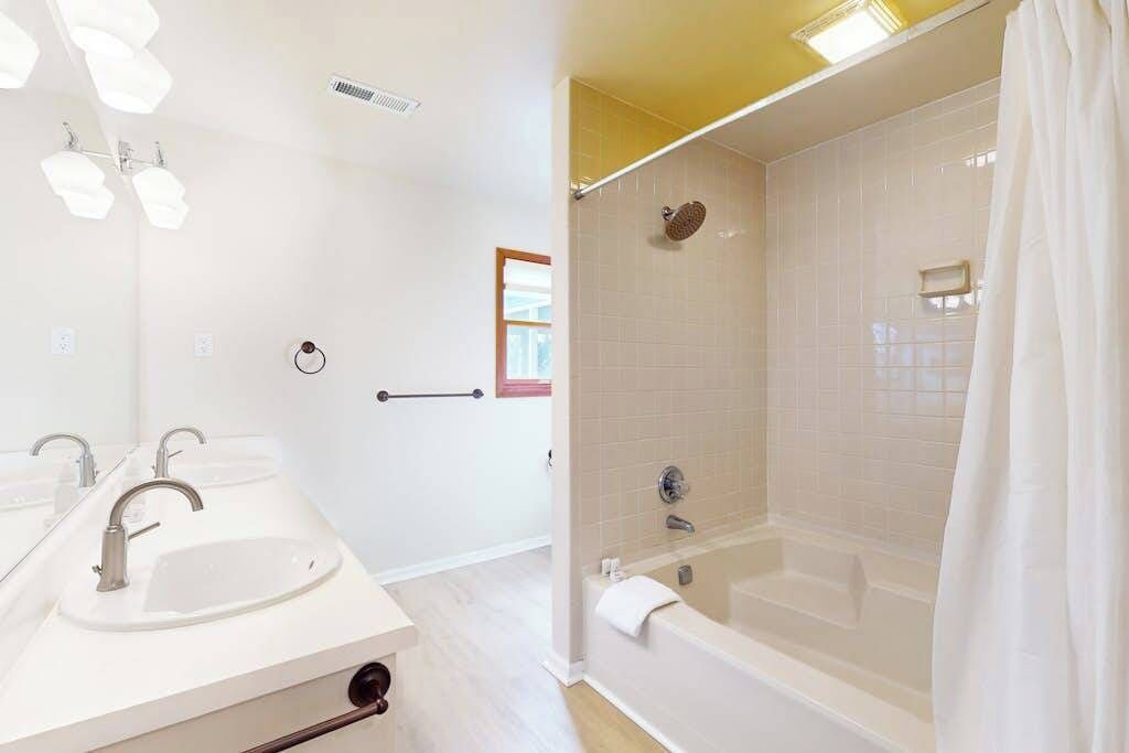 Photo of Bathroom in Sandbridge