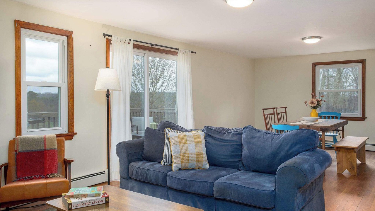 Photo of Livingroom in Hardwick
