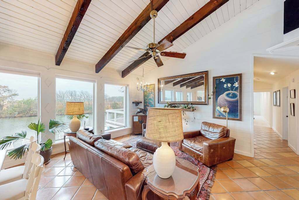 Photo of Livingroom in Sandbridge