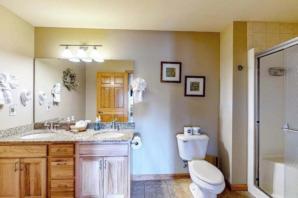 Photo of Bathroom in Dellwood