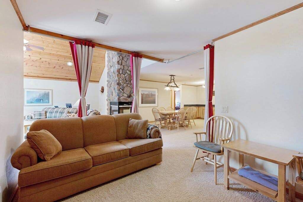 Photo of Livingroom in Arkdale