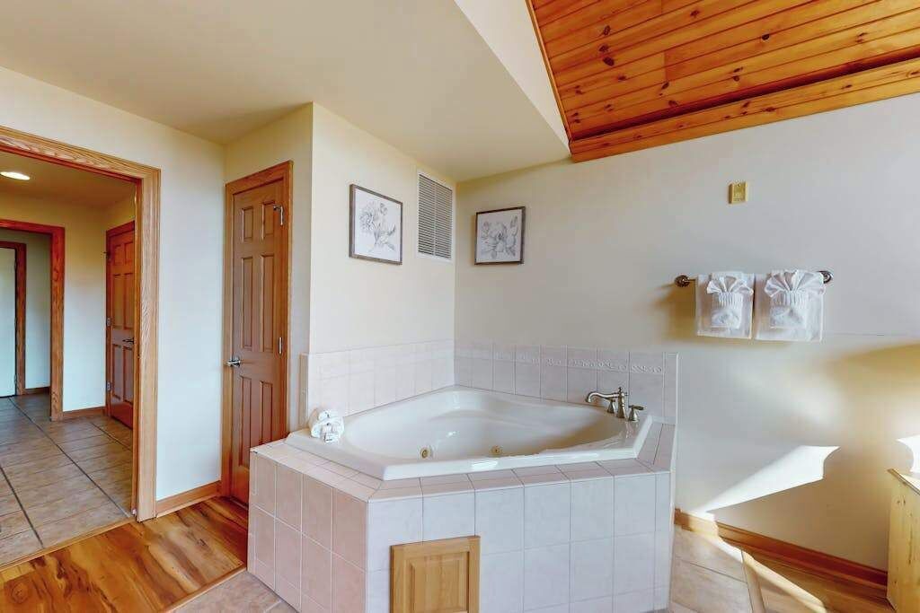 Photo of Bathroom in Dellwood