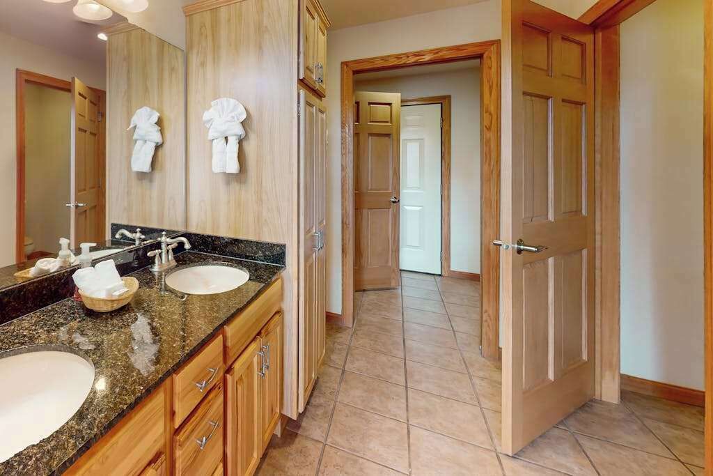 Photo of Bathroom in Dellwood