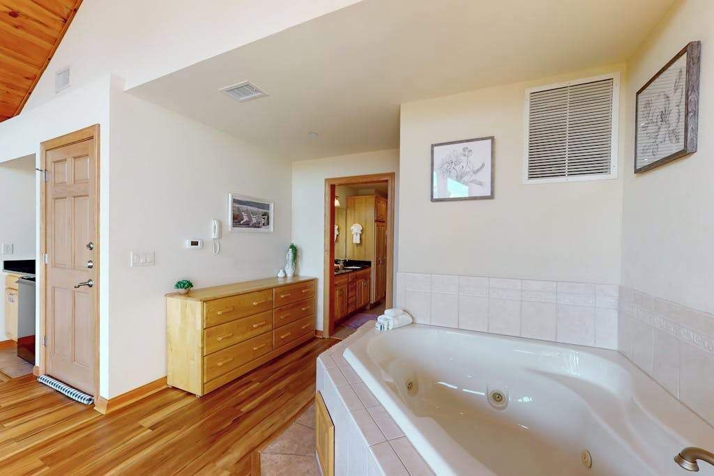 Photo of Bathroom in Dellwood