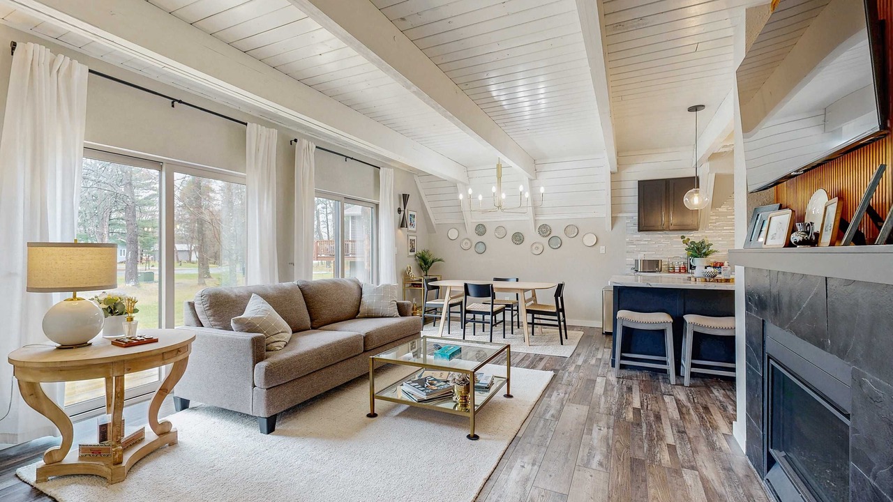 Photo of Livingroom in Nekoosa