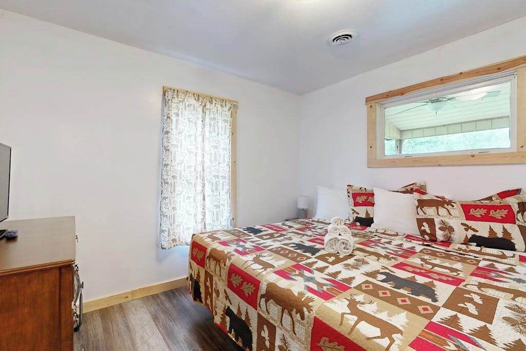 Photo of Bedroom in Big Bay