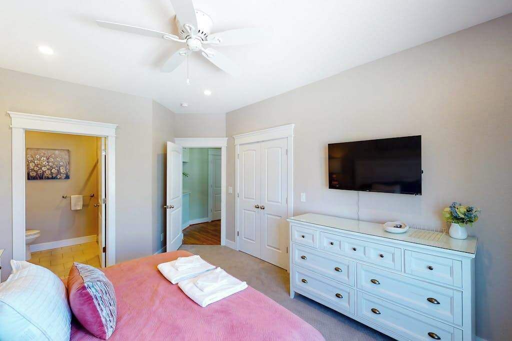 Photo of Bedroom in Sandbridge