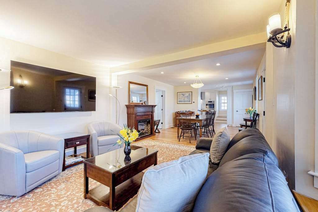 Photo of Livingroom in East Chop